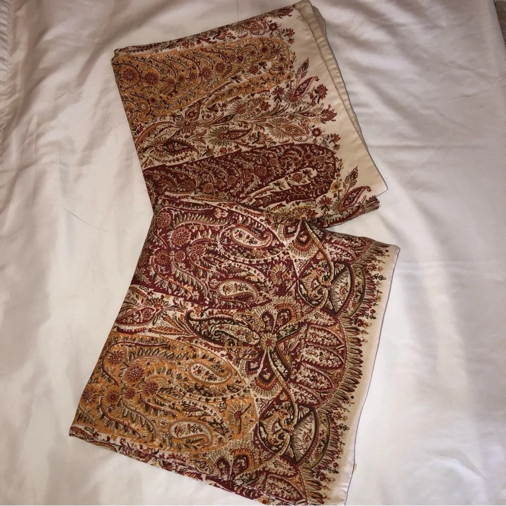 Pottery Barn Pillow Covers, Set of 2, 24 X 24, paisley floral, two sided print